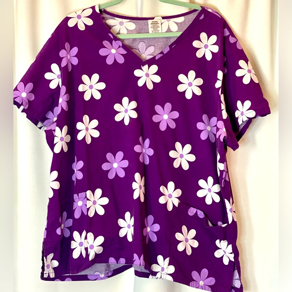 Scrub Top Purple White Daisies Size 2X Retro Scrubstar Groovy Uniform Hospital